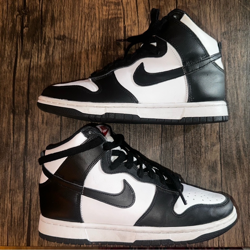 Nike Panda Dunks
